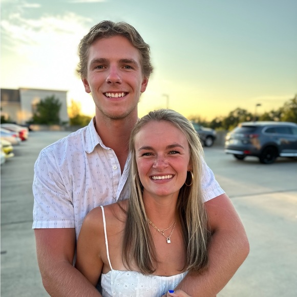 Meet your Posher, Hadley - Picture 1 of 1